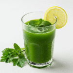 serving kidney detox juice with lemon